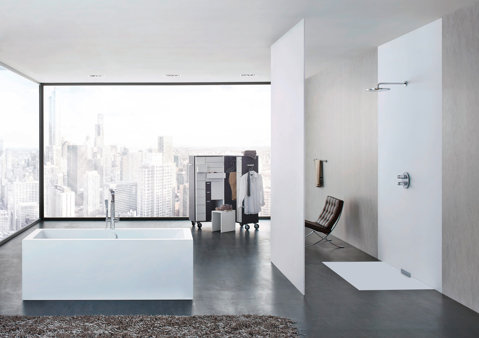 Badezimmer futuristisch: freies Badezimmer, große Glaswand