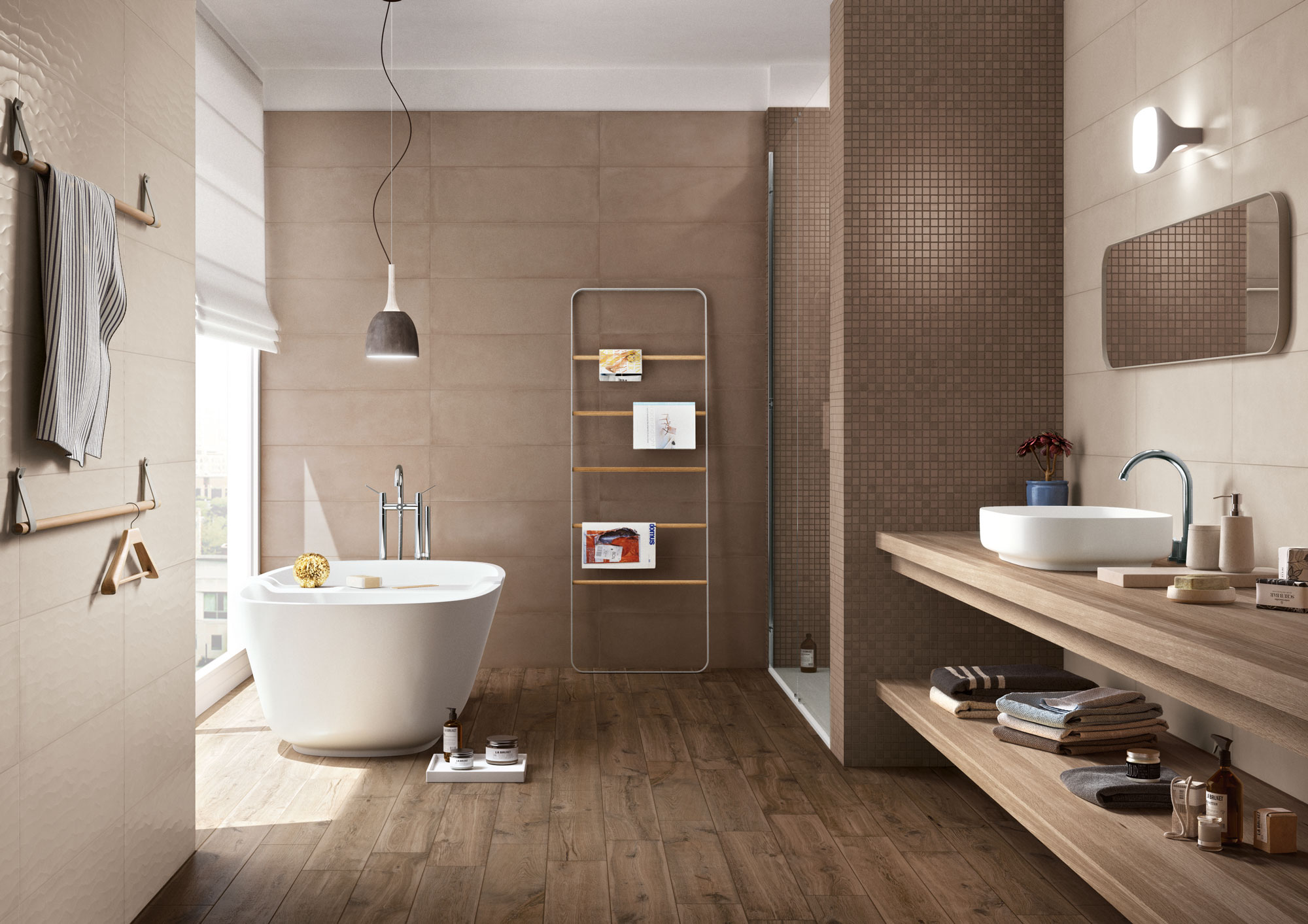 Farbe im Bad: braun, freistehende Badewanne, Mosaikfliesen, Holz
