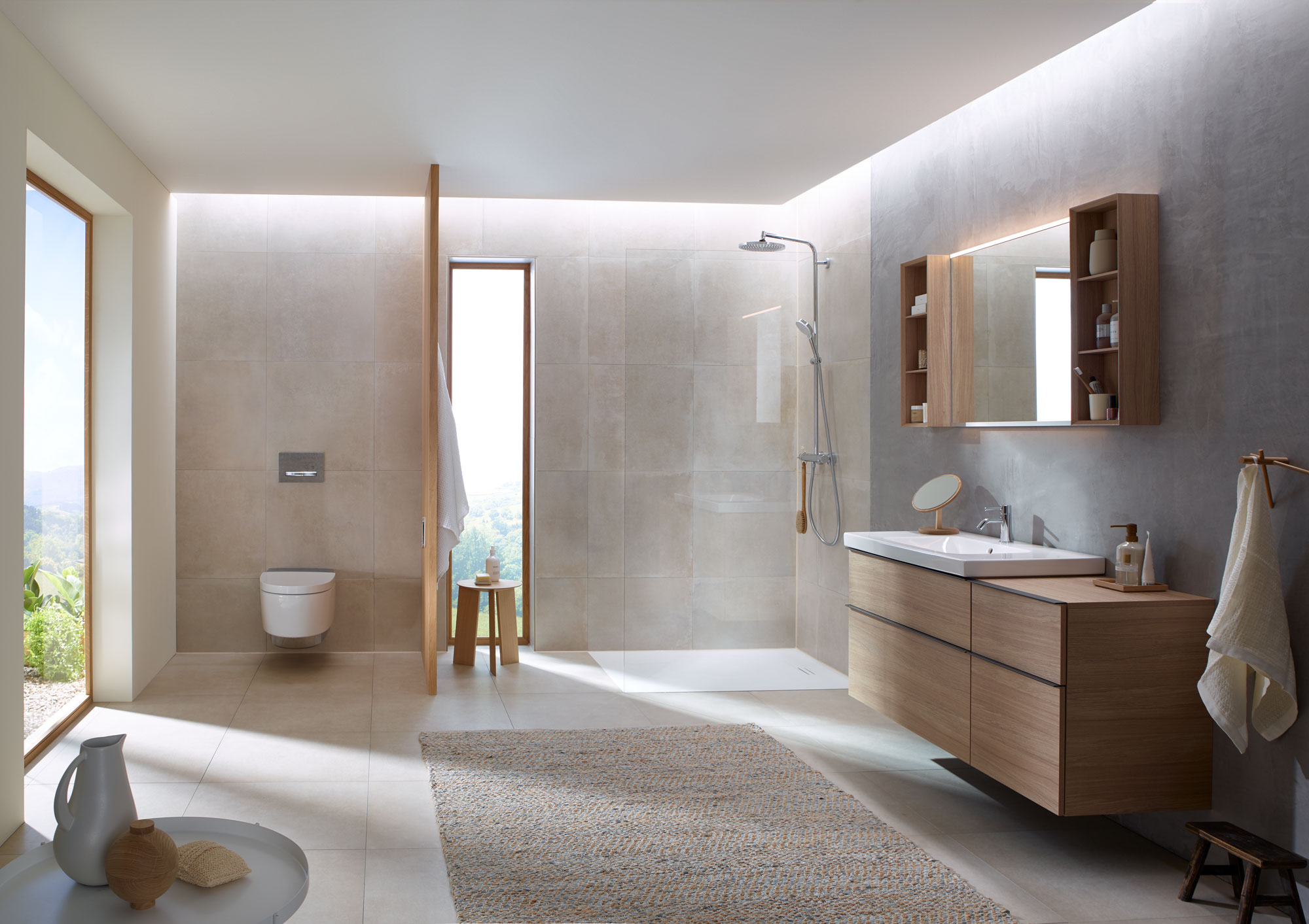 luxus: Holzbadmöbel, Abtrennung zu WC, Glasfront bei Dusche